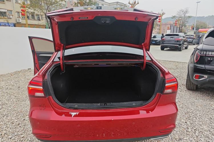 Used Roewe i6 2020 PLUS 1.6L CVT 4G Connected Glory Flagship Edition

