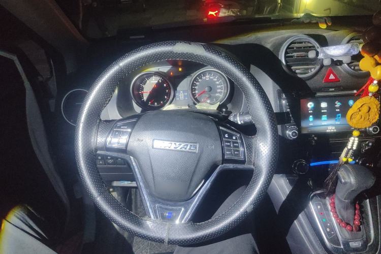Used Haval H6 2017 Classic Edition 1.5T Automatic Two-Wheel Drive Elite Model Steering Wheel