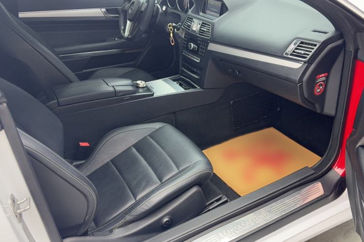 Used Mercedes-Benz E-Class 2014 E 200 Coupe Interior 3
