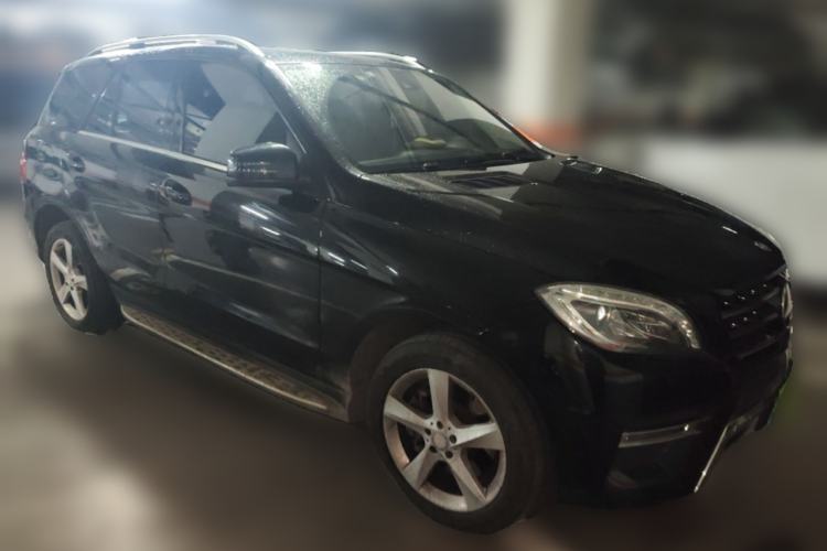 Used Mercedes-Benz M-Class 2012 ML 300 Front Right 45 Deg