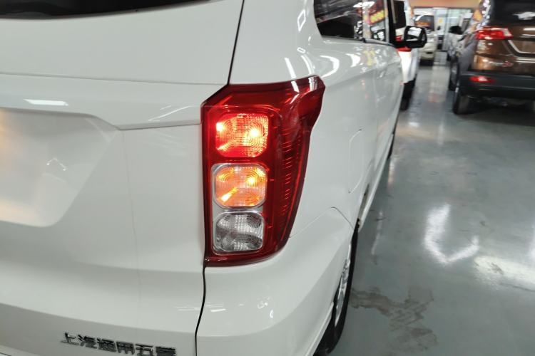 Used Wuling Hongguang 2021 1.5L S Standard Version LAR Right Rear Taillight