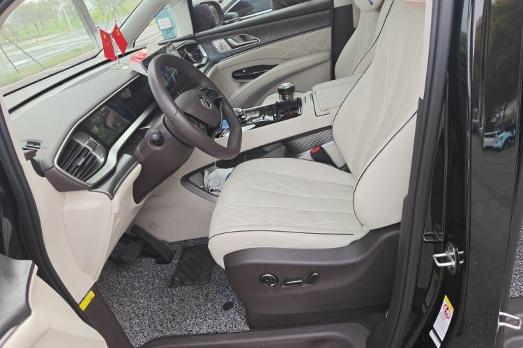 Used Denza D9 2024 DM-i 1050 Luxury Model Left Front Seat