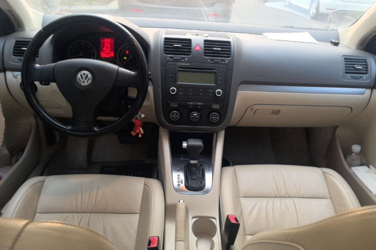 Used Volkswagen Sagitar 2010 1.4 TSI Automatic Luxury Model
