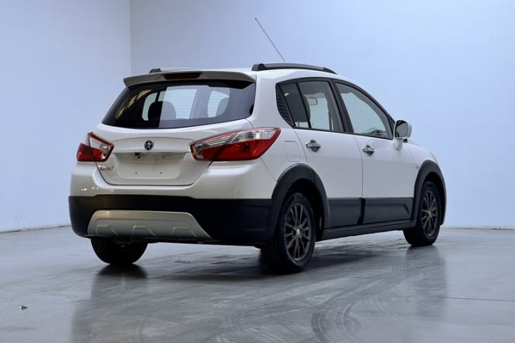 Used Venucia R50X 2015 1.6L Automatic Trend Edition