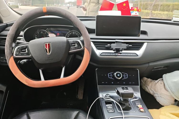 Used Hongqi H5 2022 Classic Model 1.5T DCT Flagship Edition Center Console