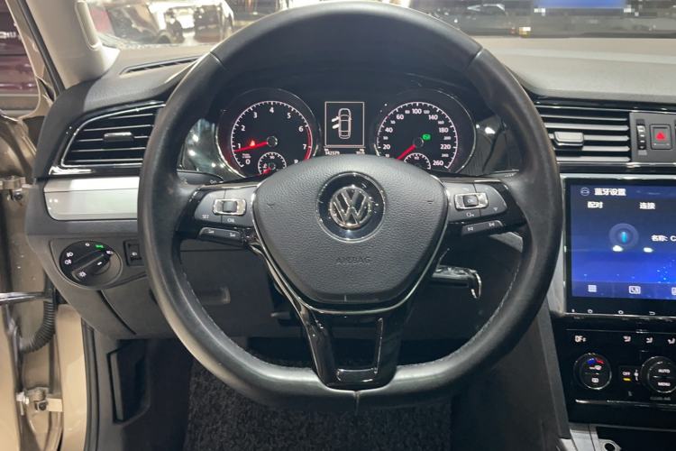 Used Volkswagen Lamando 2015 280TSI DSG Comfort Edition Interior 1