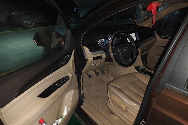 Used Baojun 730 2015 1.8L Manual Comfort ESP Version 7-seater
