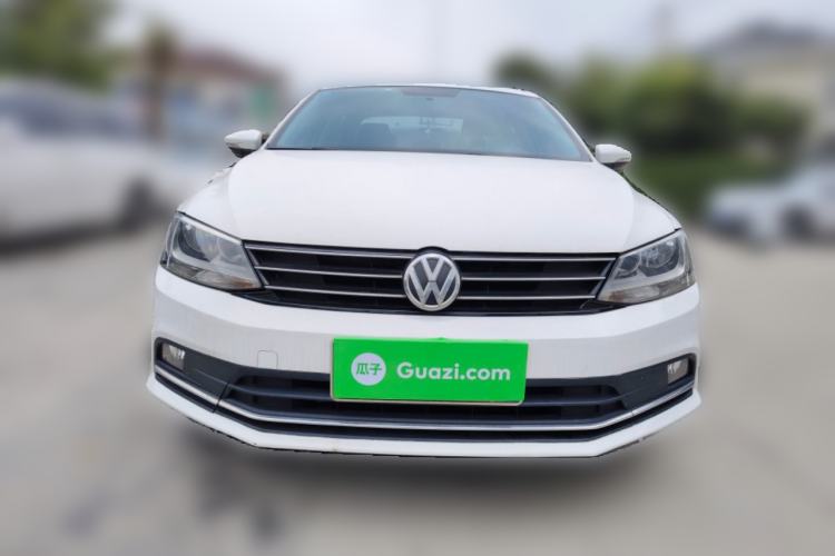 Used Volkswagen Sagitar 2017 230TSI Automatic Comfort Version
