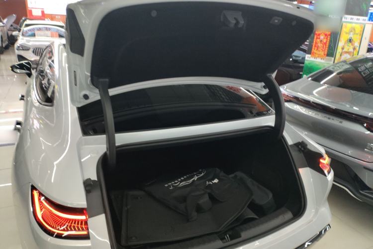 Used Geely Galaxy E8 2025 700 km Long-Range Intelligent Driving Version