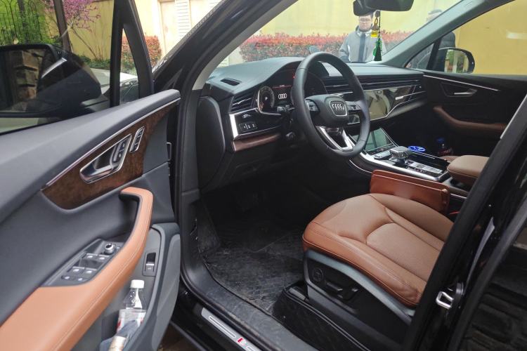 Used Audi Q7 2025 45 TFSI quattro S line Black Warrior Edition