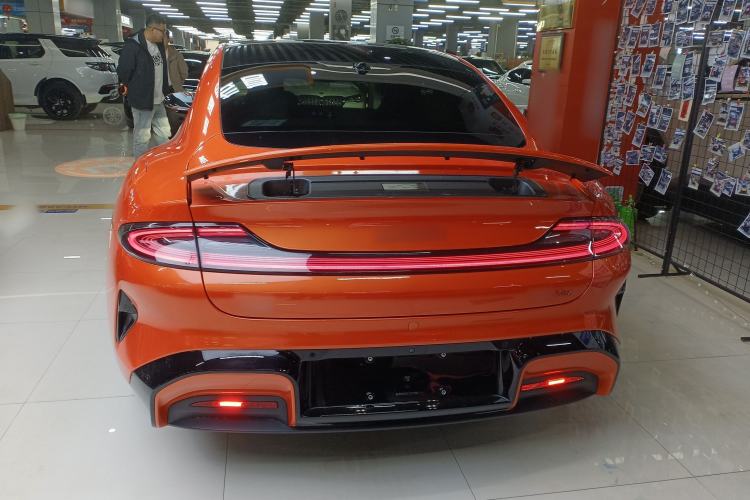 Used Xiaomi Auto SU7 2024 Four-Wheel Drive Ultra-Long Range Advanced Intelligent Driving Max Edition