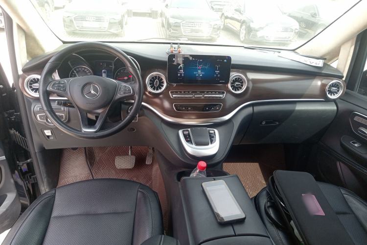 Used Mercedes-Benz V-Class 2020 V 260 Avantgarde Edition
