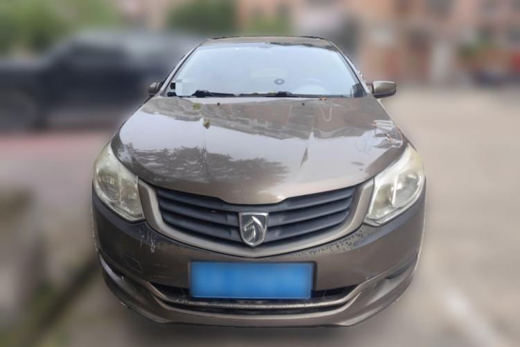 Used Baojun 630 2013 1.5L manual standard version