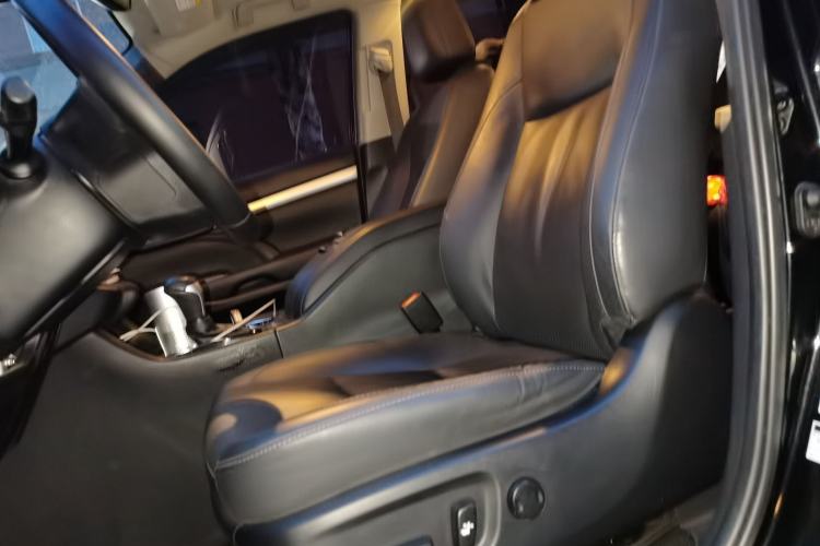 Used Toyota Highlander 2018 2.0T Four-Wheel Drive Luxury Version 7 Seats China VI Standard