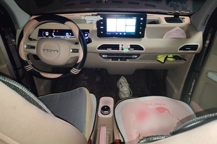 Used Geely Galaxy Panda 2024 Panda Mini 200km Endurance Bear
