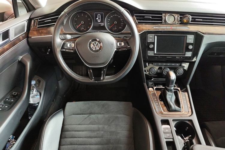 Used Volkswagen Magotan 2017 380TSI DSG Luxury Model