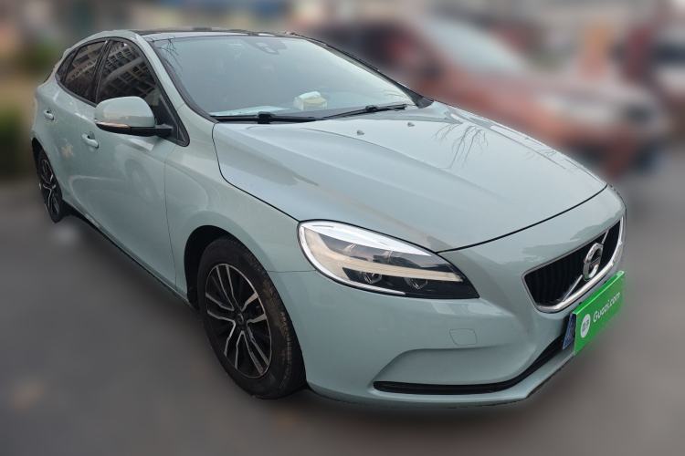 Used Volvo V40 2017 T3 Zhiyi Edition
