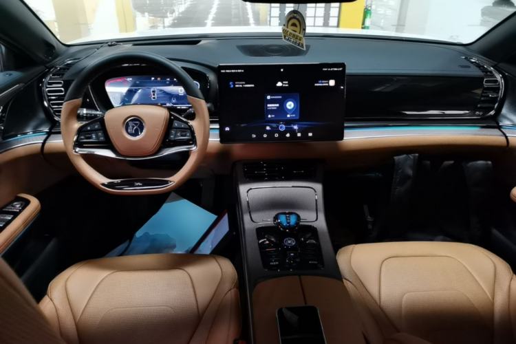 Used BYD Han 2022 DM-i 242km Flagship Model