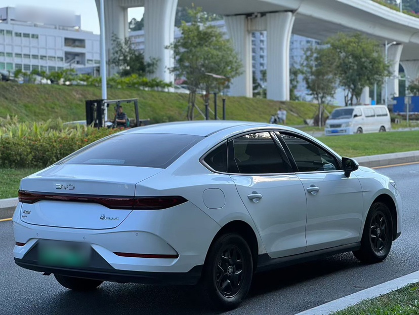BYD Qin PLUS 2025 DM-i Smart Drive 55KM Leading Model — снимка 12