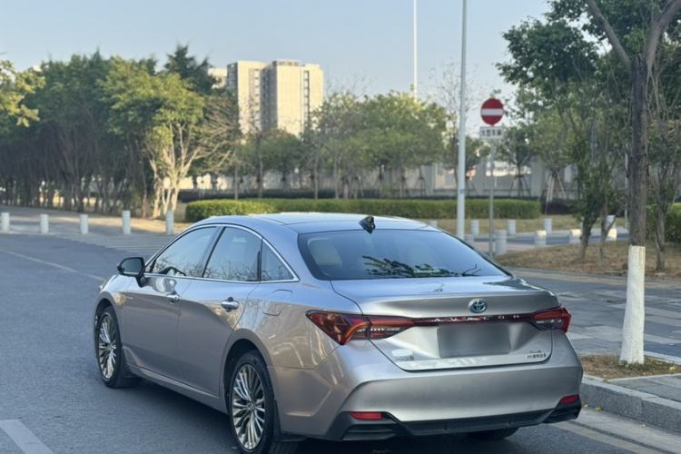 Used Toyota Avalon 2019 Dual-Engine 2.5L XLE Prestige Version China VI Standard
