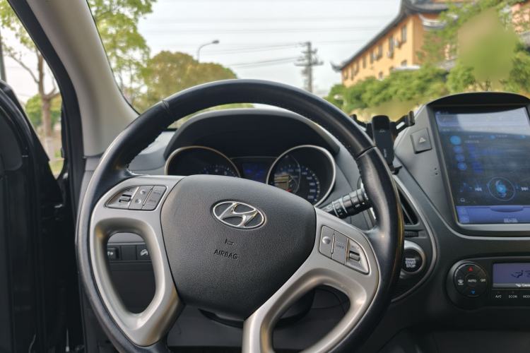 Used Hyundai ix35 2015 2.0L Automatic 2WD Smart Type China IV Steering Wheel