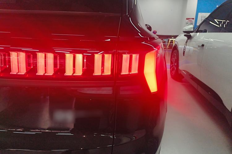 Used Lynk & Co 09 EM-P 2024 2.0TD EM-P Four-Wheel Drive HALO Six-Seater Right Rear Taillight