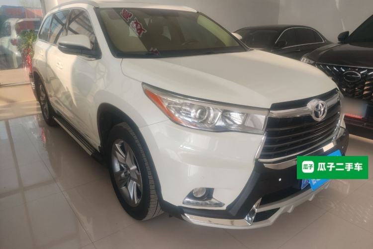 Used Toyota Highlander 2017 2.0T Four-Wheel Drive Luxury Edition 7 Seats Front Right 45 Deg