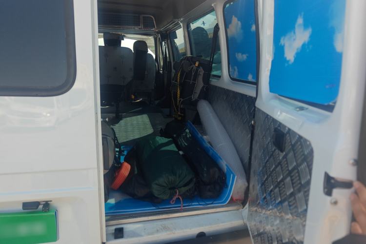 Used JMC Transit 2021 2.8T Space King Taurus Long Wheelbase Mid-Height Rear Single Tire – Step 6-Seater Diesel Euro VI JX493 Trunk