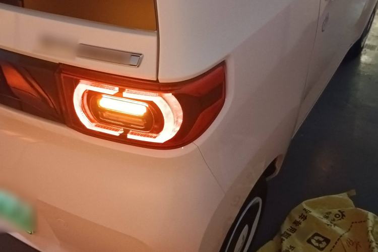 Used Wuling Hongguang MINIEV 2021 Macaron Premium Model – Lithium Iron Phosphate