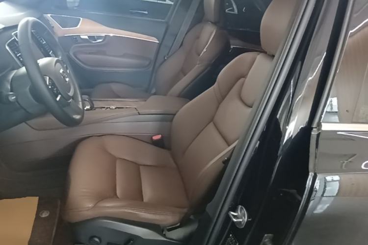 Used Volvo XC90 2024 B6 Zhiyi Luxury 7-Seater
