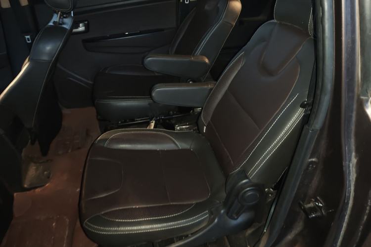 Used Dongfeng Fengon 330 2019 1.5L 330S Manual Comfort Version China VI Standard Interior 4