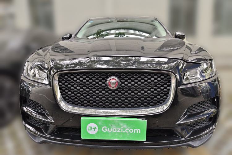 Used Jaguar F-PACE 2018 2.0T Two-Wheel Drive Urban Deluxe Edition
