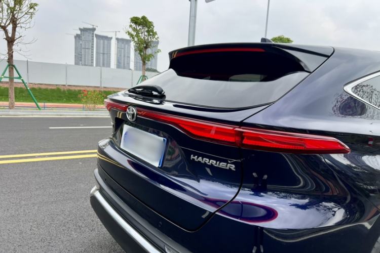 Used Toyota Harrier 2022 2.0L CVT Two-Wheel Drive Deluxe Edition
