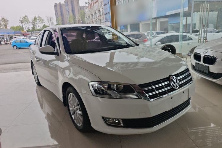 Used Volkswagen Lavida 2013 Revised Version 1.6L Automatic Luxury Edition Front Right 45 Deg