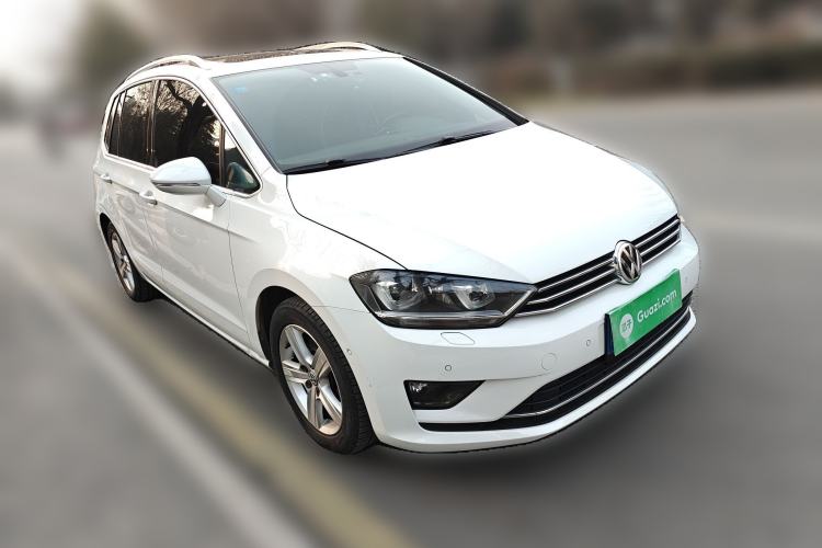 Used Volkswagen Golf 2015 1.4TSI Sportsvan Front Right 45 Deg