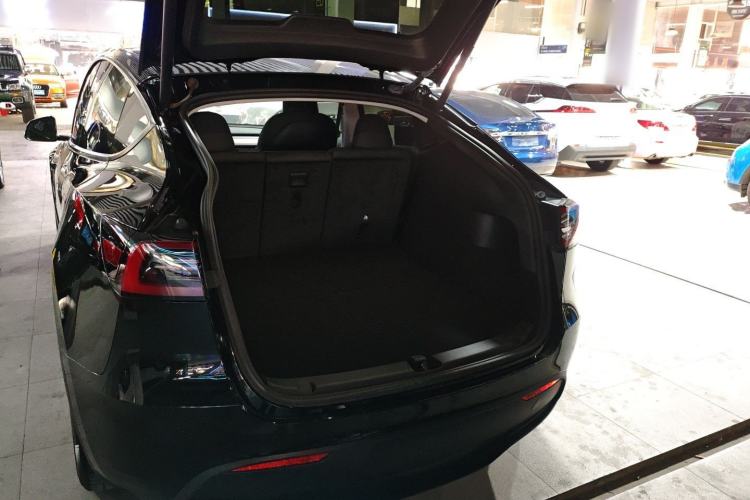 Used Tesla Model Y 2022 Long-Range All-Wheel-Drive Version