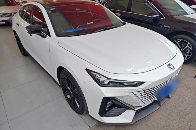 Used Changan UNI-V 2024 1.5T High-Energy Version
