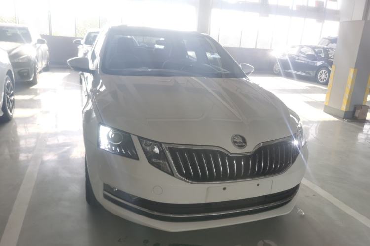 Used Skoda Octavia 2018 1.6L Automatic Luxury Edition