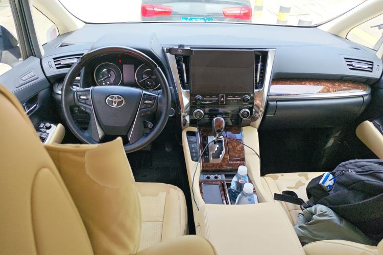 Used Toyota Alphard 2021 Dual-Engine 2.5L Luxury Edition
