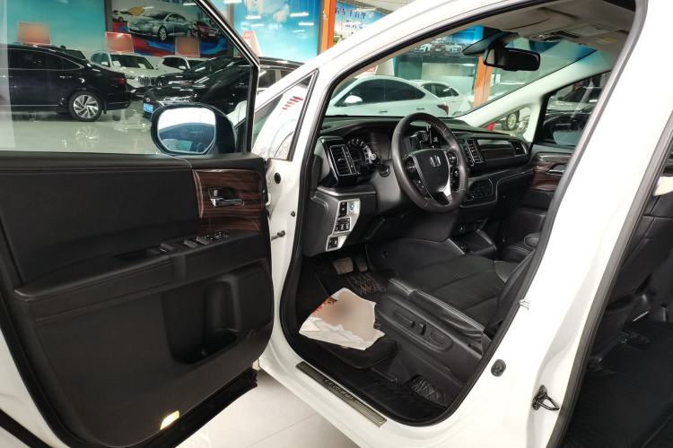 Used Honda Elysion 2016 2.4L Supreme Edition