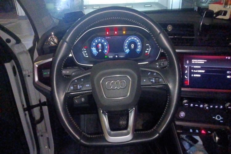 Used Audi Q3 2020 35 TFSI Fashion Dynamic Model
