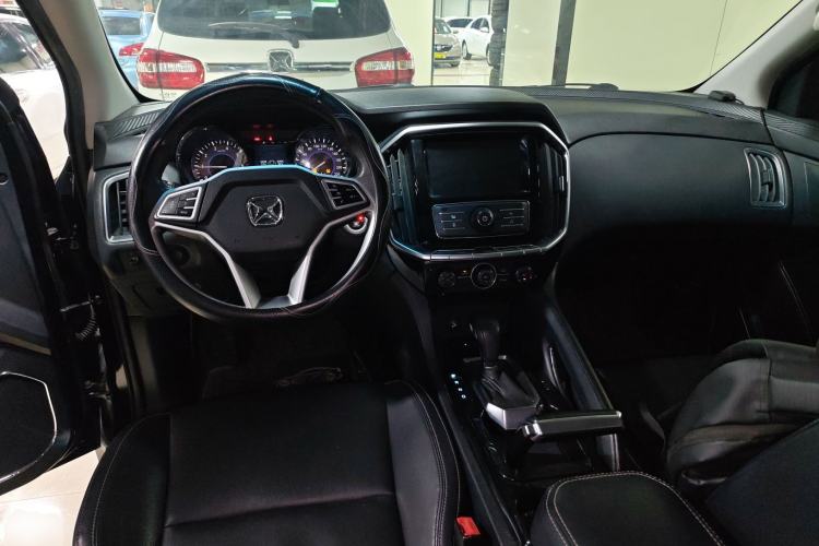 Used JMC Yusheng S350 2016 2.0T Automatic Two-Wheel Drive Gasoline Luxury Version with Sunroof 5 Seats Center Console