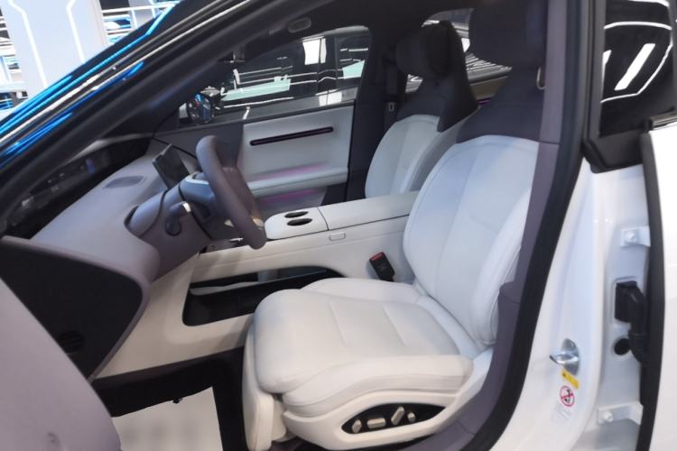 Used Avatr 06 2025 Max All-Electric Version