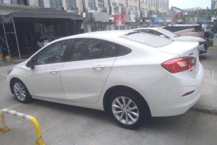 Used Chevrolet Cruze 2018 320 Automatic Pioneer Sunroof Edition