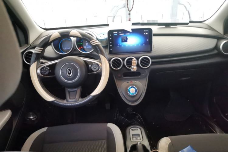 Used ORA Black Cat 2021 301 km Basic Version Center Console