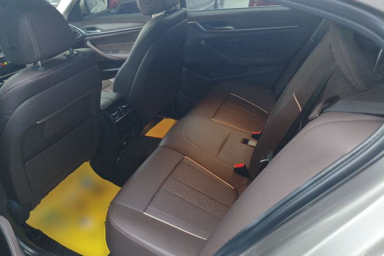 Used BMW 5 Series New Energy 2022 Updated Version 535Le Luxury Package Left Rear Seat