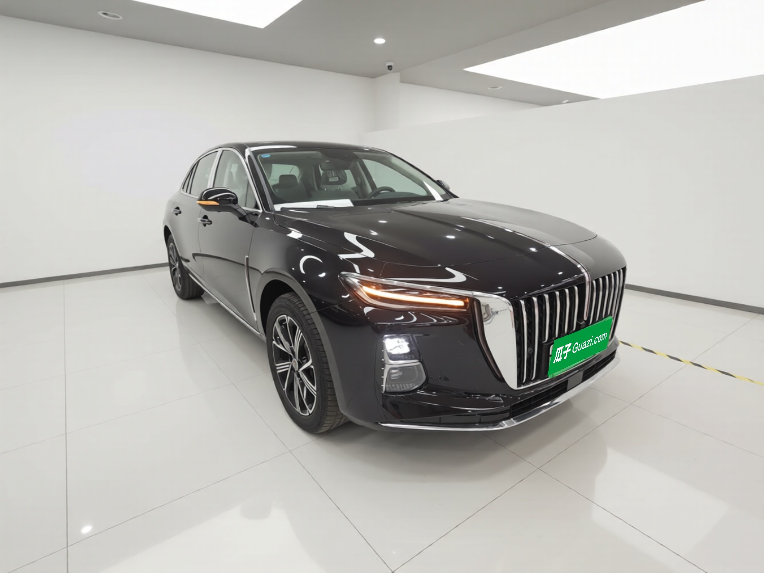 Hongqi H5 PHEV 2025 130 Super Hybrid Version — снимка 3