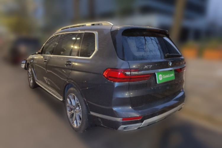 Used BMW X7 2021 xDrive40i Luxury Package with Premium Features