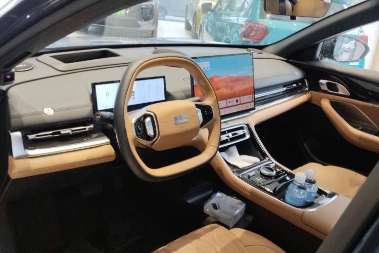 Used Geely Galaxy A7 2025 Model EM-i 150km Exploration+ Edition Center Console