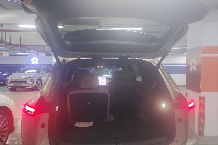 Used ONVO Luxeed L90 2025 Model—Pro Six-Seater Version Trunk